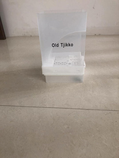 Old Tjikko No Mess Bird Feeder for Cage, Automatic Acrylic Seed Container with Large Hook, Install-Free Parrot Feeder for Budgerigar, Canary, Cockatiel, Parakeet, Finch