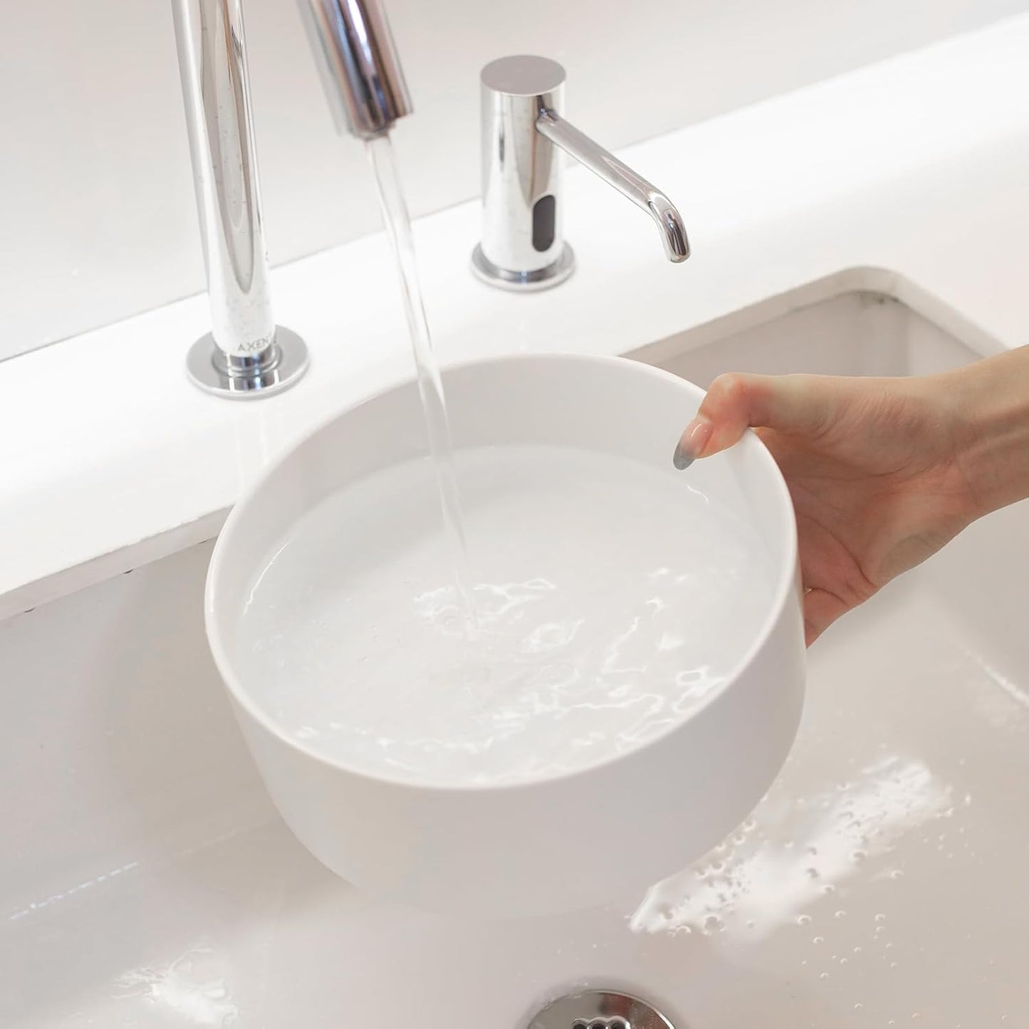 6'' Ceramic Dog Bowl - 30Oz Classic Dogs Food & Water Bowl for Small and Medium Breed Dogs, Heavy Duty Non-Slip Dog Dishes, Food Grade Stoneware Pet Bowl, Dishwasher & Microwave Safe, White