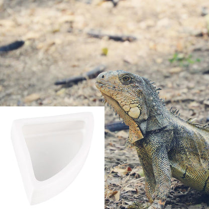 ibasenice Anti-Escape Food Pot Set Ceramic Bowls for Small Animals Hamster Reptile Feeding Watering Supplies 2Pcs Medium Triangle Dish