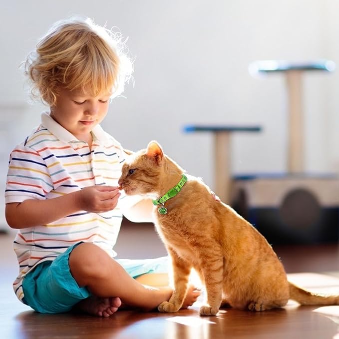 4PCS Breakaway Cat Collars,Reflective Cat Collar with Bells,Kitten Collars for Boy&Girl Cats Breakaway Collar for Cats with Paw Pendant 7.5-12.6 Inch(Black+Blue+Green+Grey)