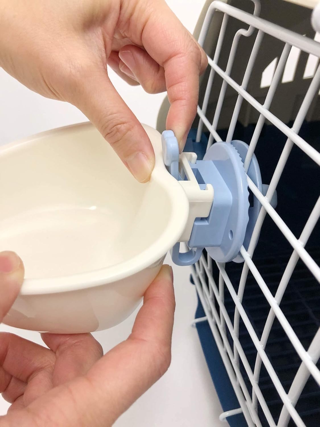 Choco Nose Patented Removable Heart Shaped Food Bowl for Dogs/Puppies/Rabbits/Cats/Guinea Pigs/Chinchillas/Birds -Water Dish for Small Pets or Animals - for Wire Cages or Crates 8 oz, Aqua (C607)