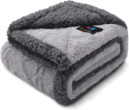 Waterproof Pet Blanket, Liquid Pee Proof Dog Blanket for Sofa Bed Couch, Reversible Sherpa Fleece Furniture Protector Cover for Small Medium Large Dogs Cats, Light Grey King Size（90" x 82"）