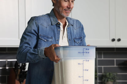 Cambro FreshPro 18 Quart (QT) Food Storage Container with Lid (Restaurant Grade) - for Food Prep, Commercial Kitchen, Pet and Dog Food Container (Translucent)