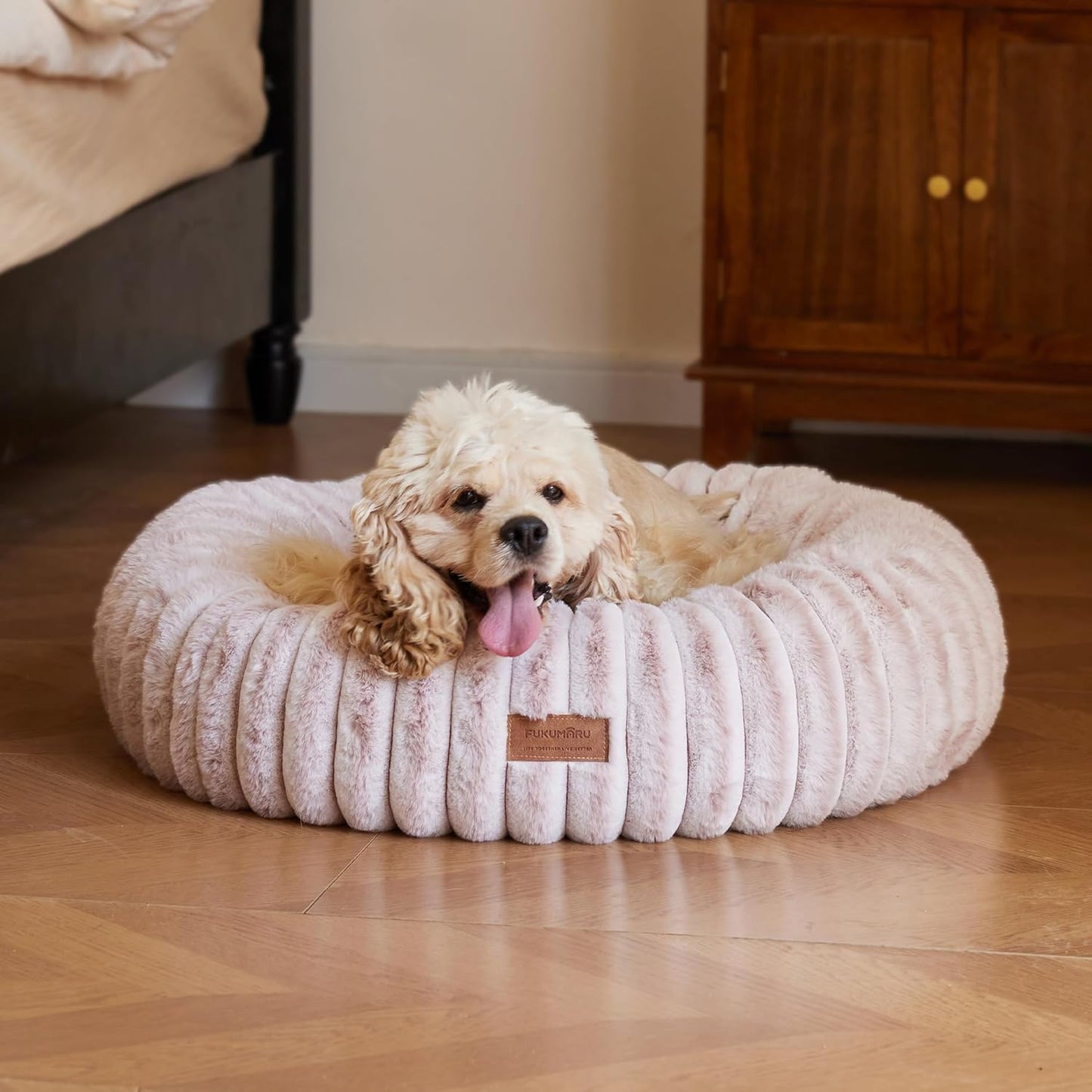 FUKUMARU Dog Bed, Calming Donut Dog Beds for Anxious Puppies, Modern Aesthetic Cat Bed with Gradient Print, Cute Round Pet Beds with Washable Cover, Orthopedic Puppy Bed, Pink, Small, 25 inches