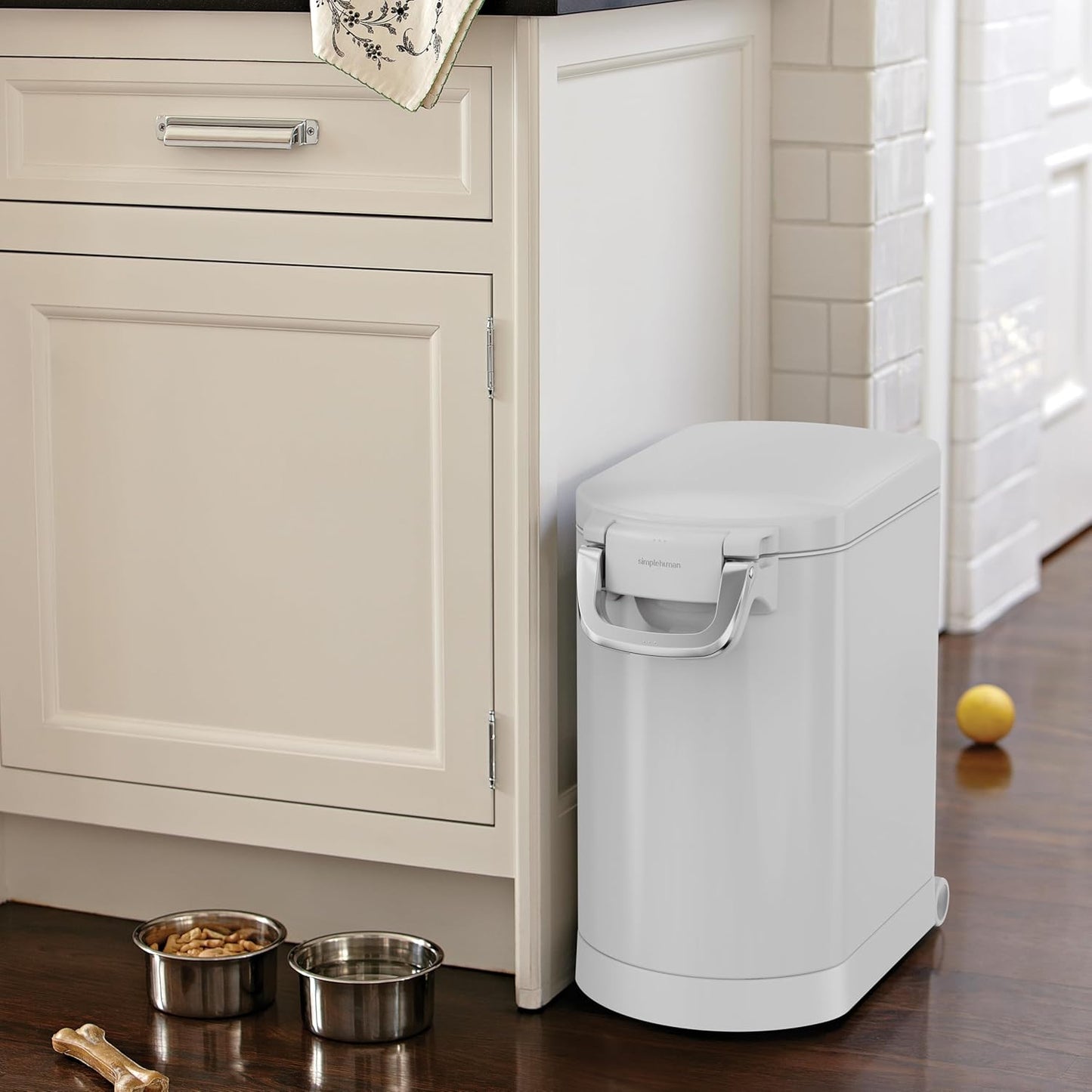 simplehuman 25 Liter, 27 lb / 12.2 kg Medium Pet Food Storage Container for Dog Food, Cat Food, and Bird Feed, White