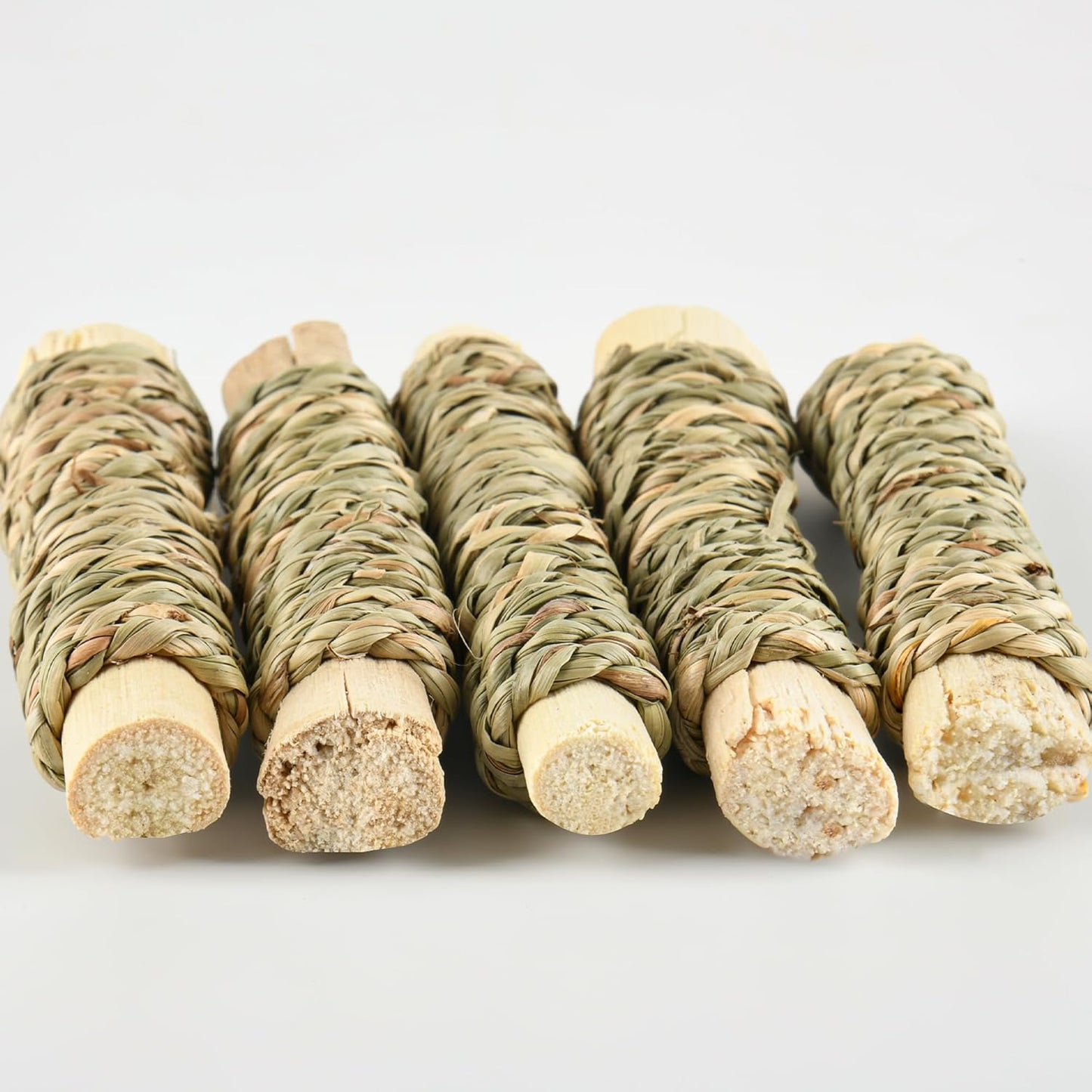Rabbit Chew Sticks 5pcs, Natural Seagrass Sweet Bamboo Molar Sticks Toys for Bunny Guinea Pig Chinchilla Hamster