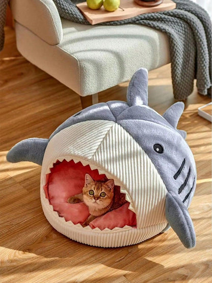QWINEE Cat Mat Shark-Shaped Kennel Kitten Bed Hideout House Warm Soft Comfortable Semi-Closed Cat Dog Nest Blue L