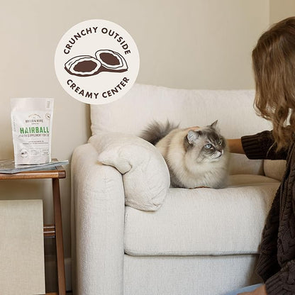 Rocco & Roxie Hairball Treatment for Cats, Cat Hairball Remedy, Crunchy Treats for Cats with a Creamy Center, Furball Control, Chicken Flavored Hair Ball Relief for Cat, Made in USA, Over 300 Chews