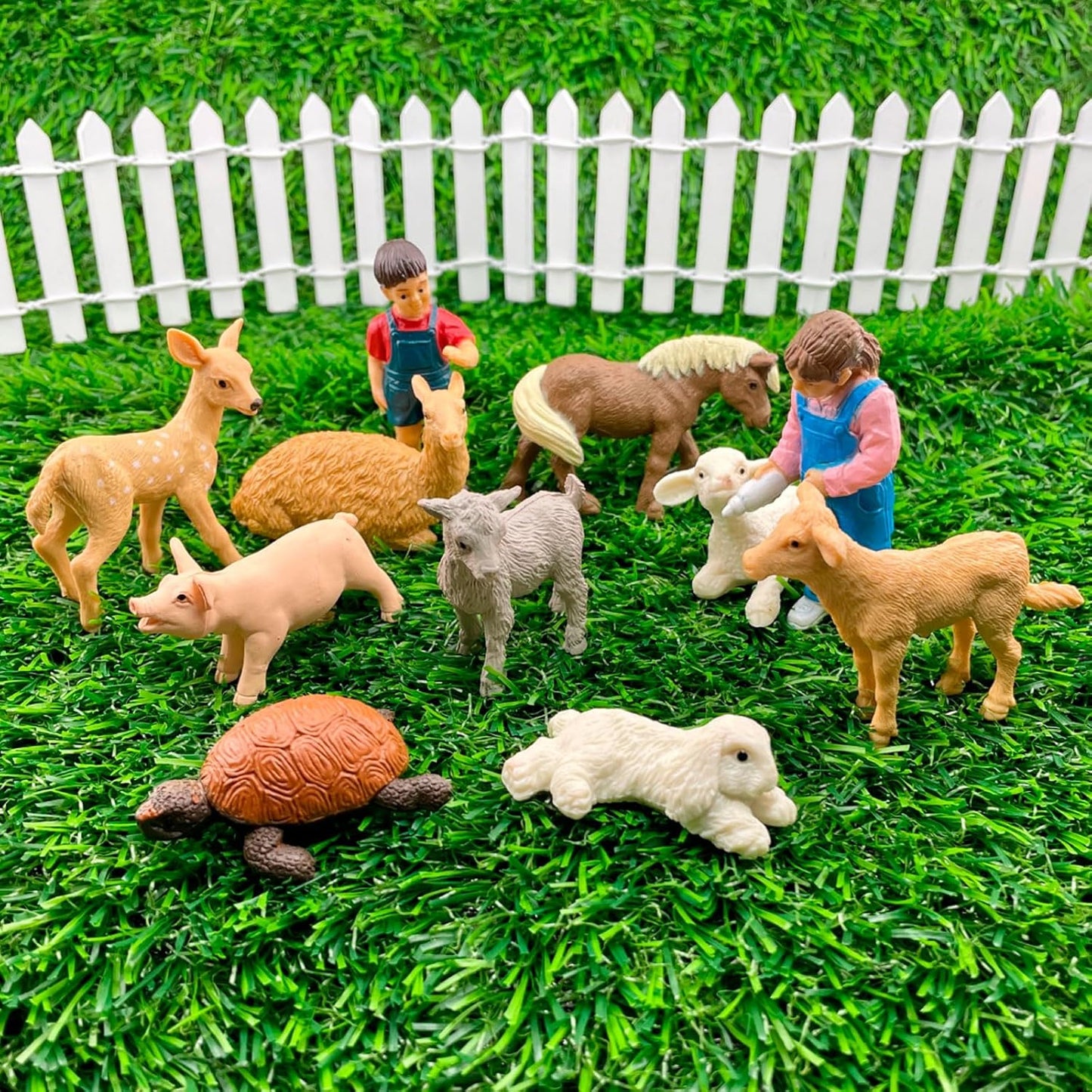 Safari Ltd. Petting Zoo TOOB - 10 Zoo Animal Figurines - Educational Toy Set For Boys, Girls, and Kids Ages 3+
