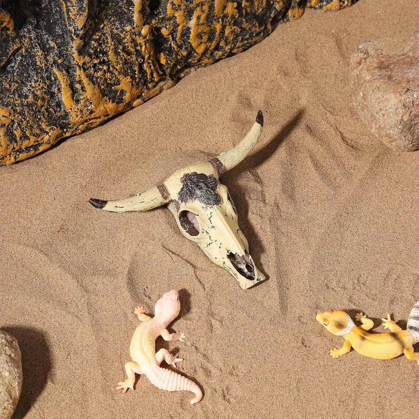 Resin Bull Skull Hideout for Terrarium Small Reptile Hide and Cave for Bearded Dragon Snake Tarantula Decorative Cattle Skeleton Decor for Tank Fish Aquarium