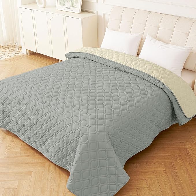 hyha Waterproof Dog Bed Blanket, Soft Pet Blankets, Waterproof Couch Cover for Dogs, Reversible Sofa Covers Washable for Furniture (68x82 Inch, Grey/Beige)