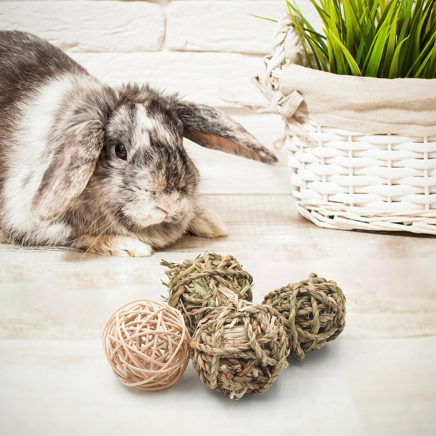 17 Pcs Bunny Chew Grass Balls, Hangable Natural Handmade Enrichment Toys for Teeth Grinding, Enrichment Treats for Rodents Rabbits Guinea Pigs Chinchillas Hamsters Mice, Rolling Chew Toys (2.4")